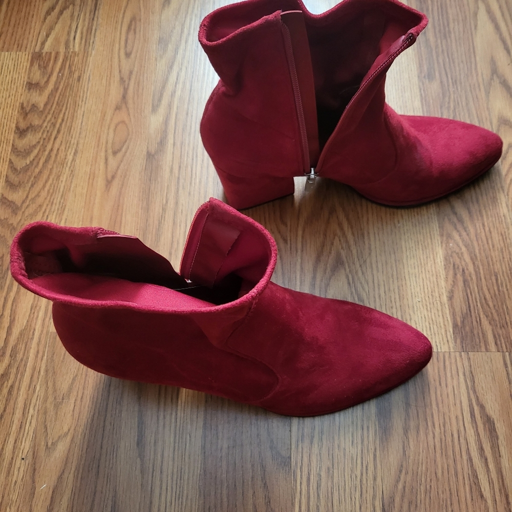 Mid Heel Suede Pointy Red Booties - Picture 4 of 12